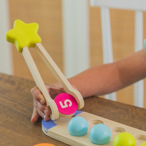ערכת עץ לספירה והתאמה – פיתוח תחושת מספר ומוטוריקה