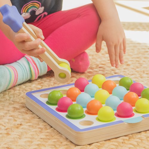 לוח רצפים ותבניות מעץ – לפיתוח חשיבה לוגית ומוטוריקה